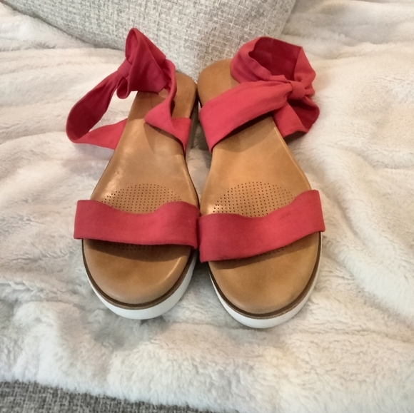 Corso Como Ankle Strap Wedge Sandals - Picture 3 of 5